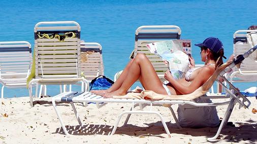 VACACIONES PLAYA CUIDADO PERTENENCIAS